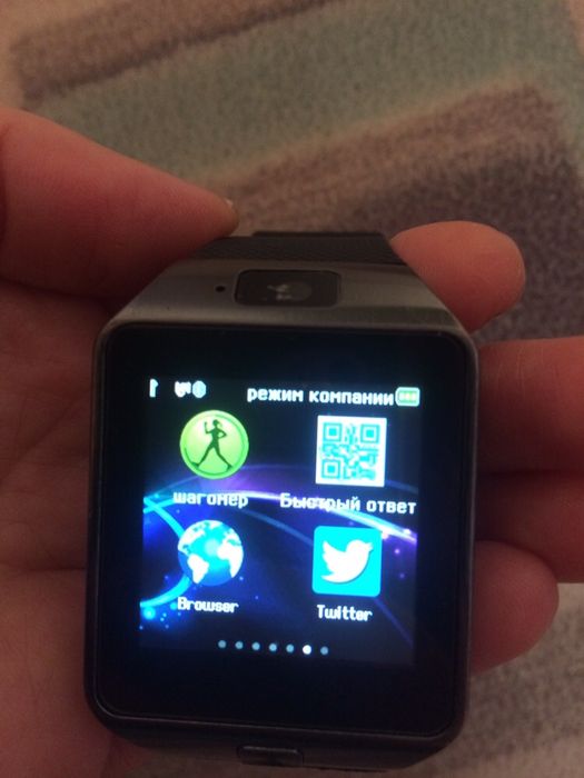 Продавам смарт часовник ,почти нов.