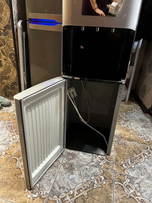 Кулер для воды Eurobox