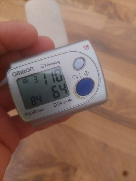 Tensiometru de incheietura Omron ,stare buna