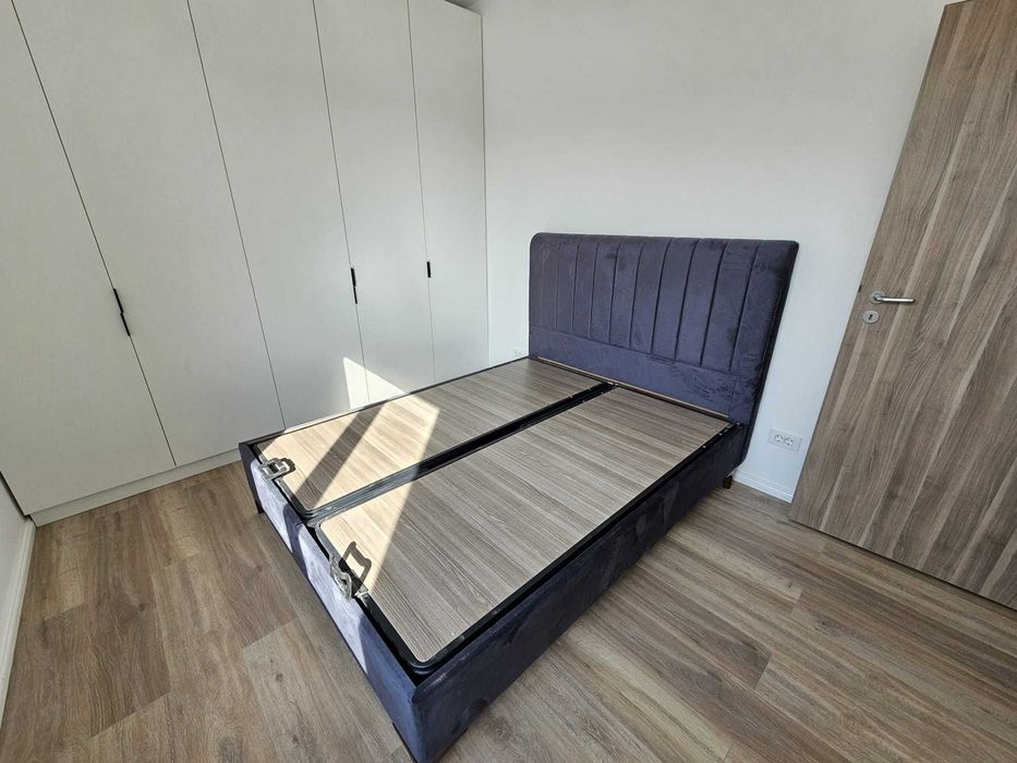 Vand pat tapitat 160×200