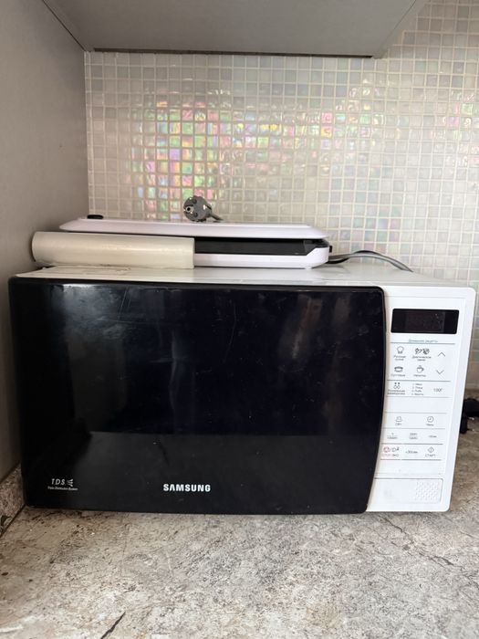 продам микроволновку Samsung