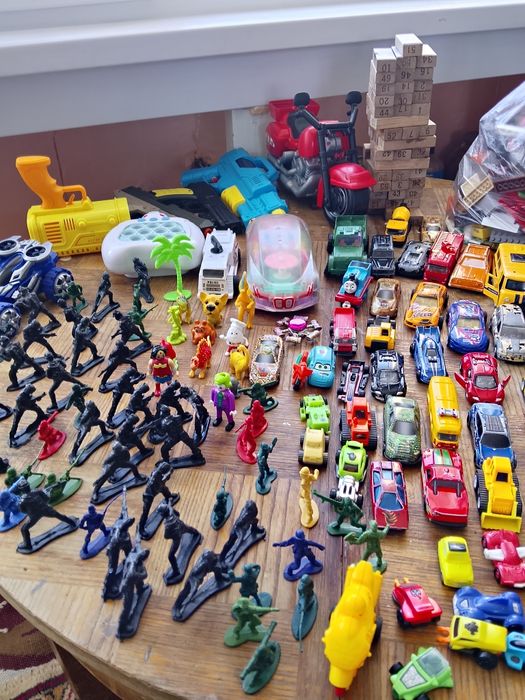 Продам игрушки все одна цена