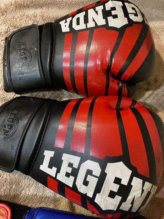 Боксерские перчатки