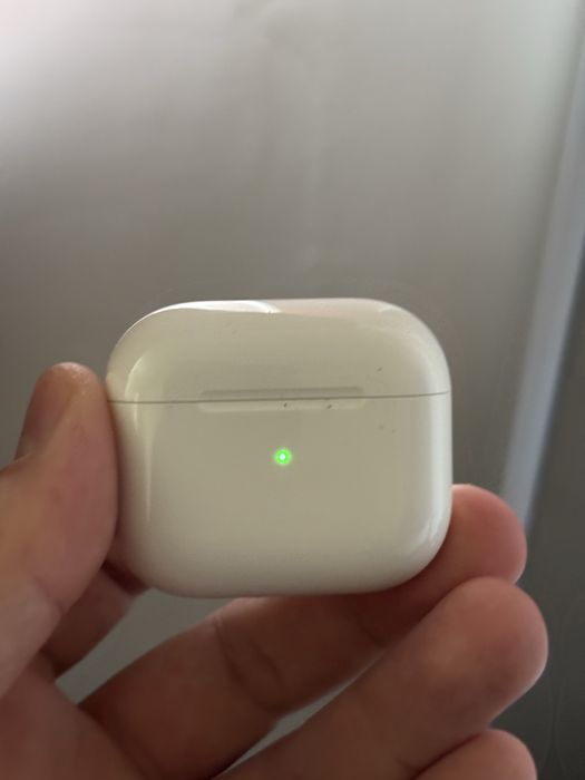 Продам наушники Airpods 3