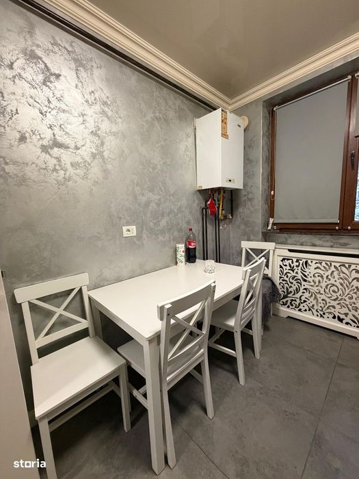 Apartament cu 3 camere, situat la etajul 3, în zona ultracentrală