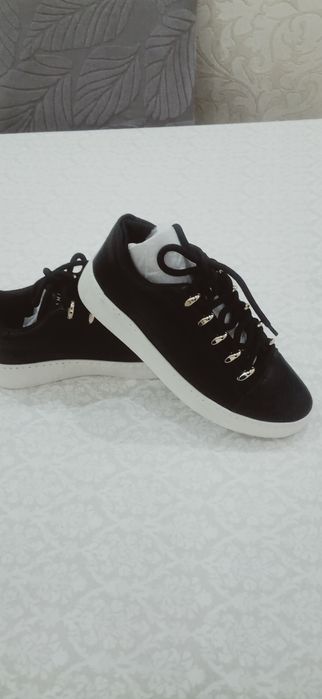 Кроссовки, кеды. Кожанные.