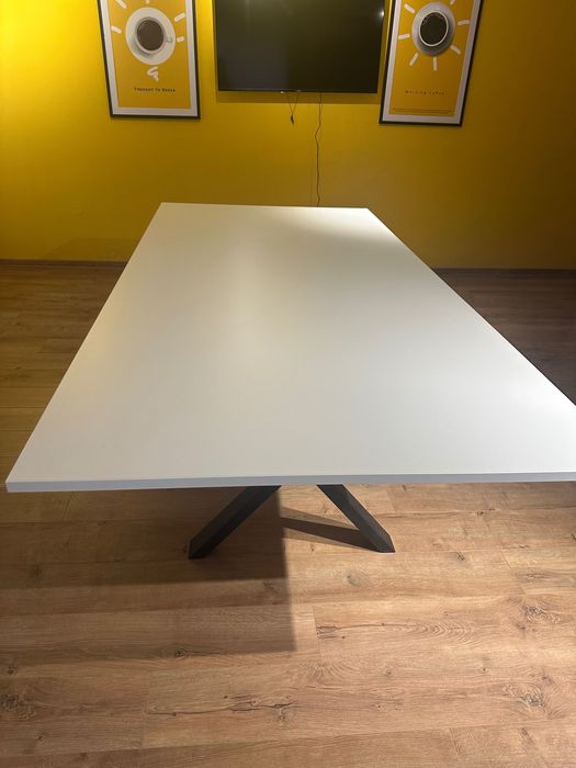 Бюро/ маса/офис оборудване