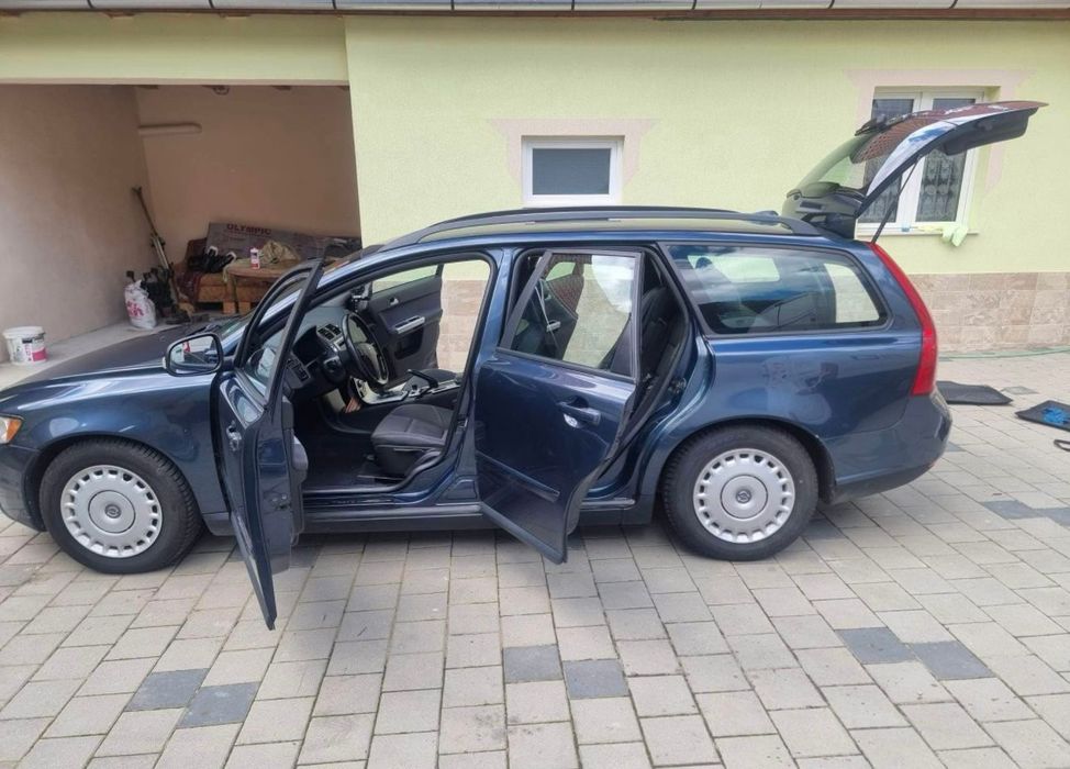 Vând volvo v50 1.6D fără fiscal!!