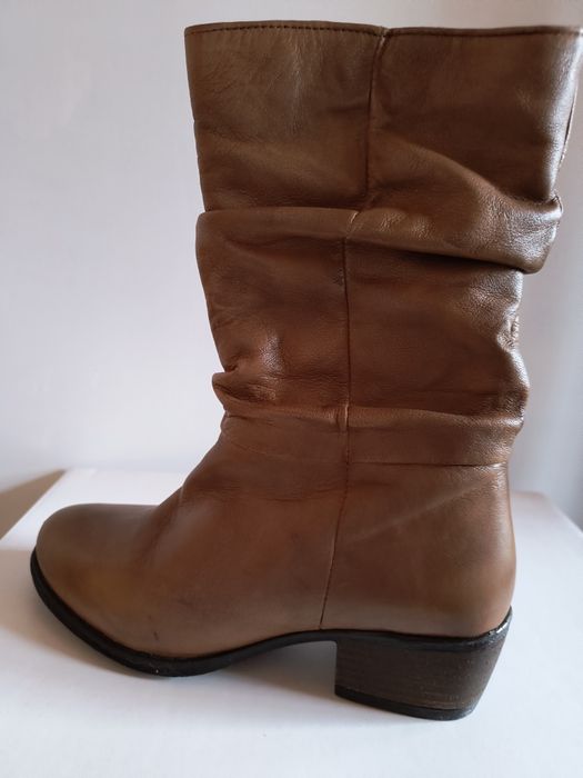 Дамски боти, кожа