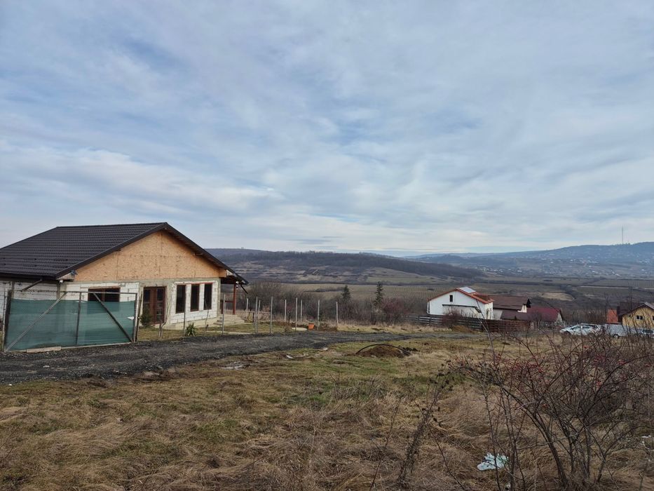 Teren intravilan 493 mp în Ciurea, Iași, vedere panoramică, apă și canalizare, ideal pentru casă