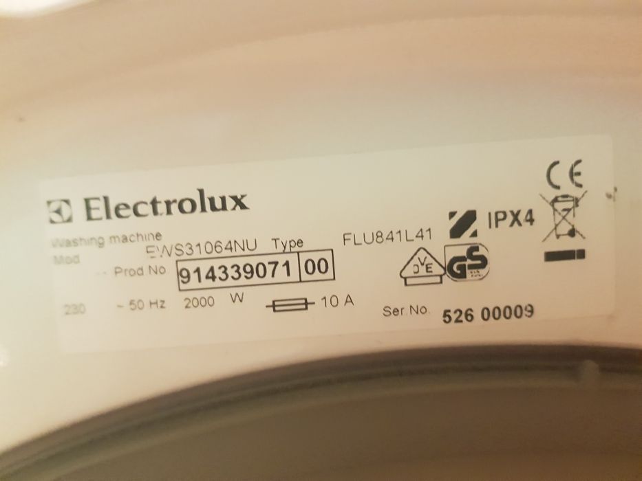 Продавам пералня Electrolux