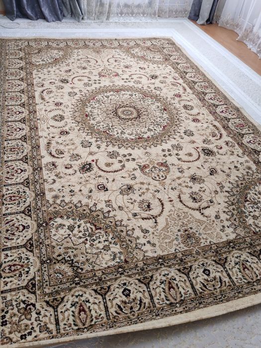 Продам палас размер 2*3