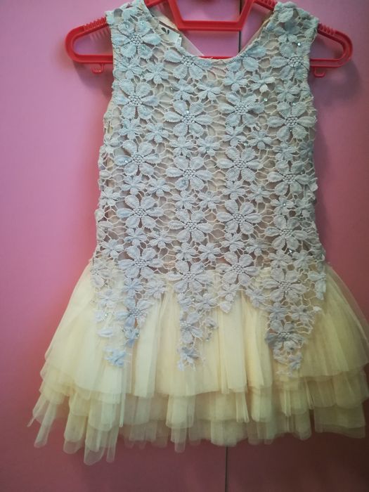 Нарядные платья праздничные