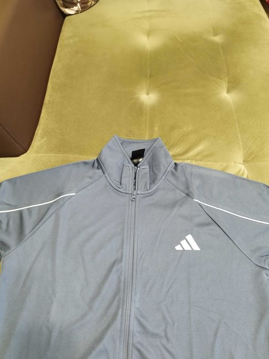 Пролетно летен оригинален екип на ADIDAS размер XL