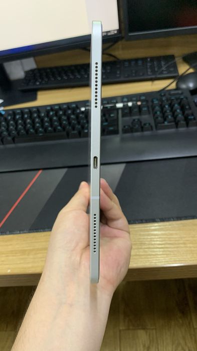 iPad pro 11 2018 Silver 256 LTE (СИМ Картой)