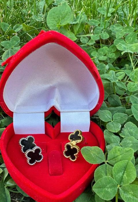 Обеци по модел на VAN CLEEF в златисто и сребристо