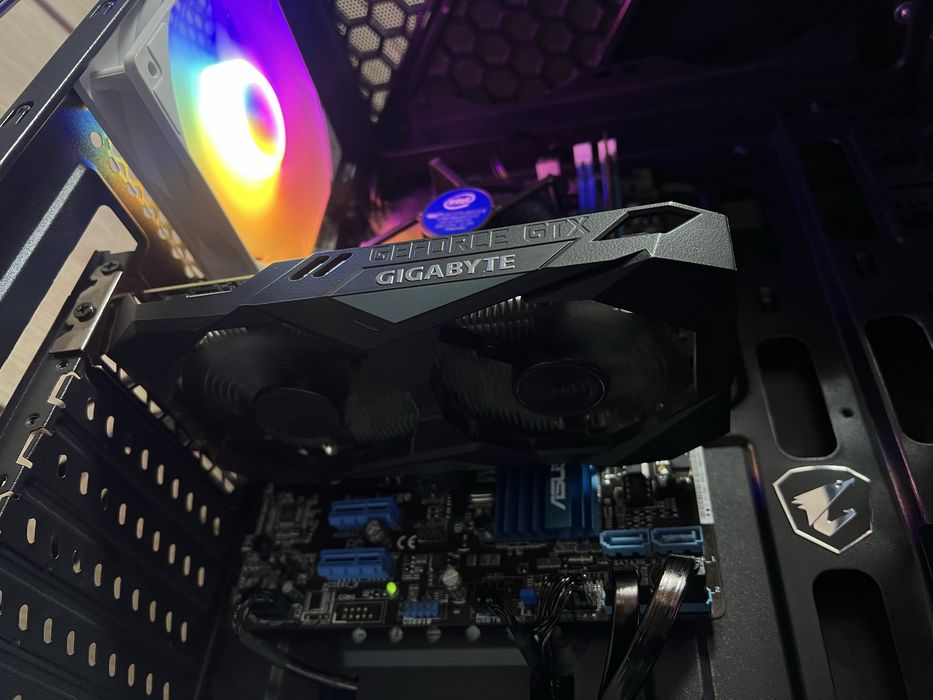 Геймърски компютър - GTX 1650 / i5 3470 / 8GB RAM / 128GB SSD / 500GB HDD