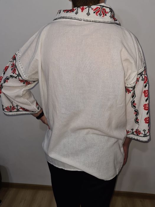 Ie , model unicat, cusuta 100% manuall