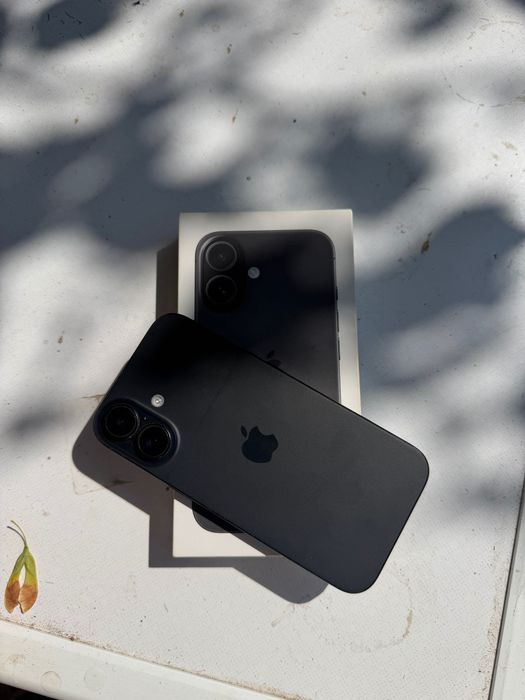 iPhone 16, stare 92%, în cutie, cu garanție de 1 lună.