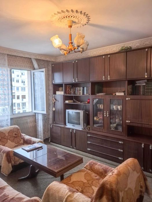 Продава се Двустаен апартамент в Плевен, Идеален център - 60 кв.м за 1250 €/кв.м - Снимка #1