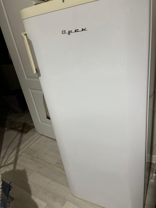 Продам срочно морозильник