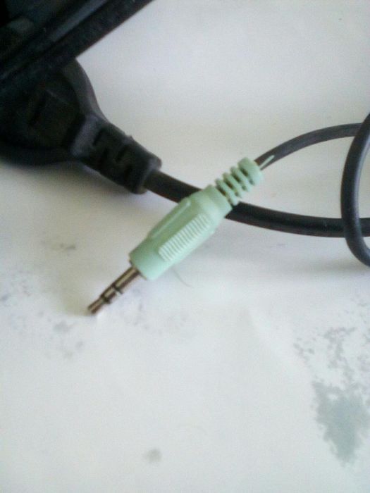 Boxe computer culoare neagra stare buna tehnic si vizual .