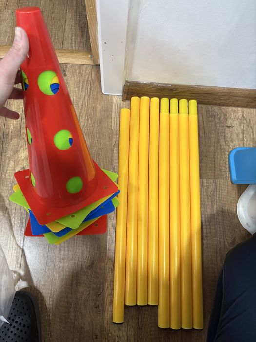 8 conuri + 4 bastoane