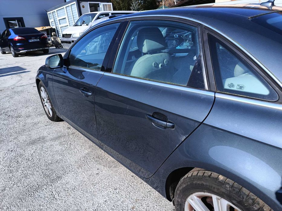 Usa stanga dreapta fata AUDI A4 B8 2.0 TDI CJCB