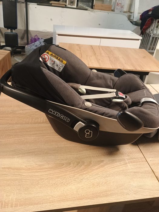 Столче за кола Maxi-Cosi Pebble Plus i-Size