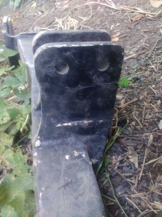 Фаркоп на Митсубиси Паджеро  2