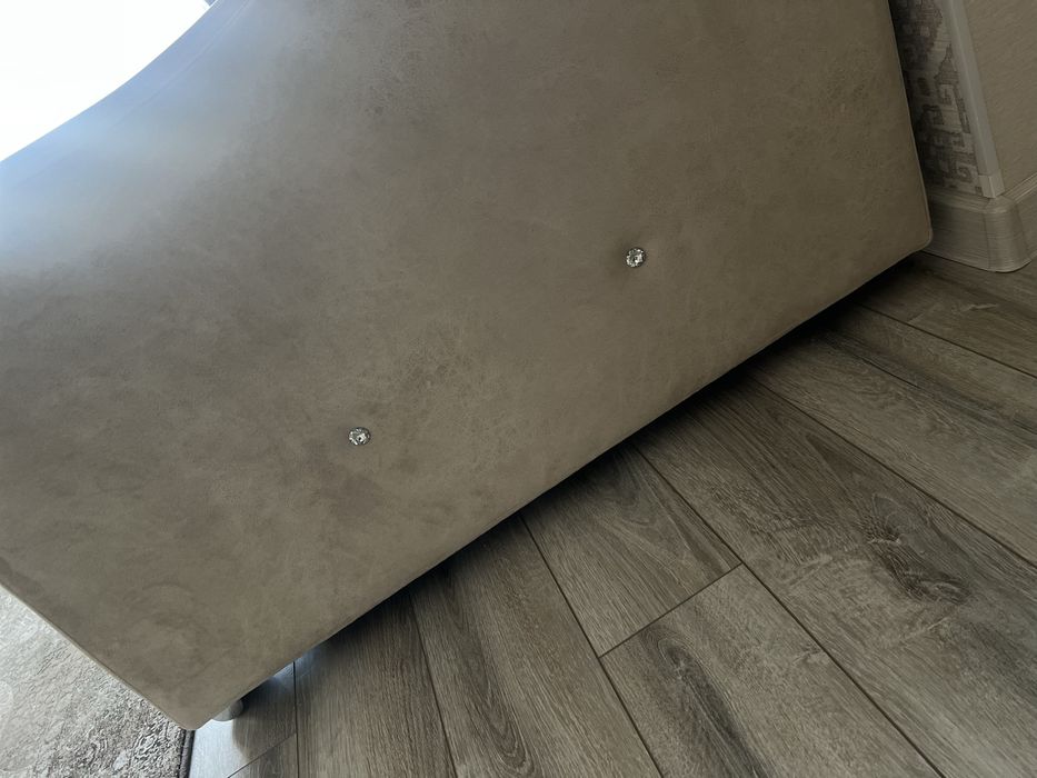 Продам диван 270х100