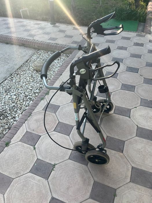 Ходунки на колесах (роллатор)