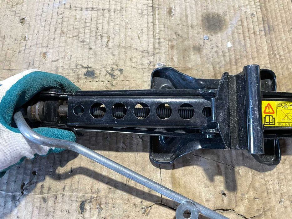 Авто Крик Авариен Крик FORD Focus C Max VOLVO S40 V50