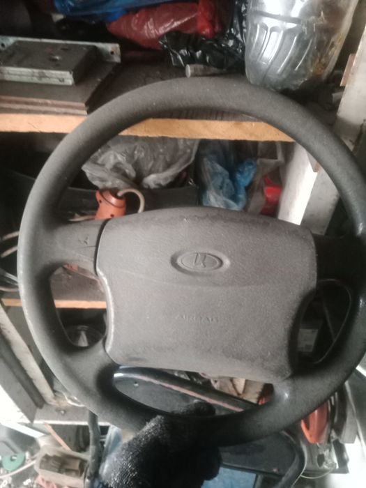 Руль приора1 целый за 7000