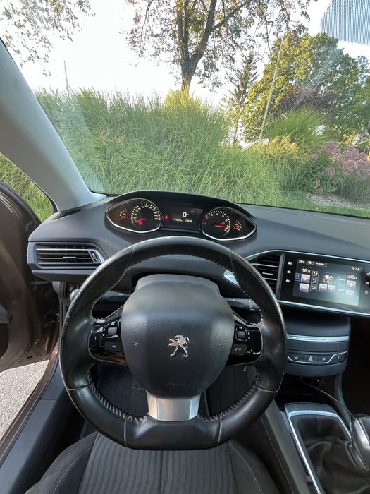 Vând Peugeot 308, 1.2 benzină