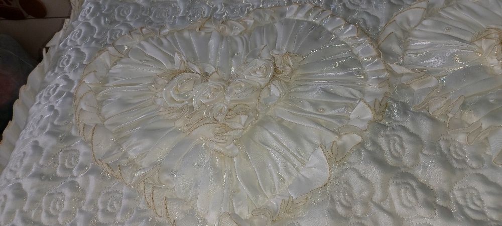Продается новое свадебное покрывало,очень красивое!