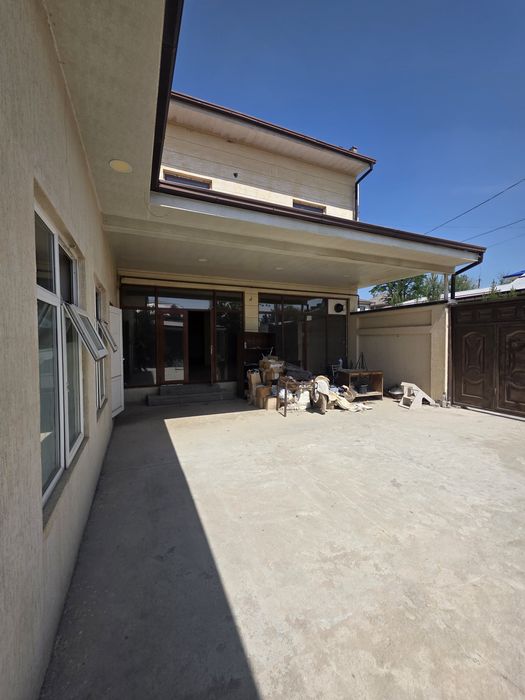 Срочно продаётся  9 соток угловой участок в центре Кибрая.