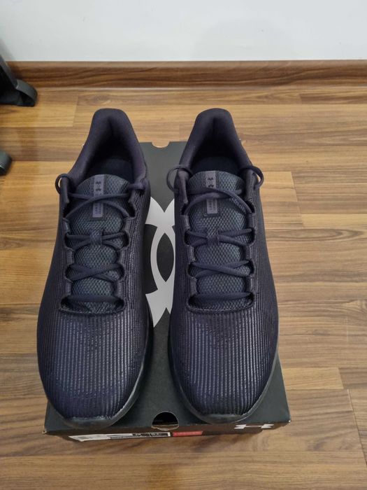 Adidasi Under Armour