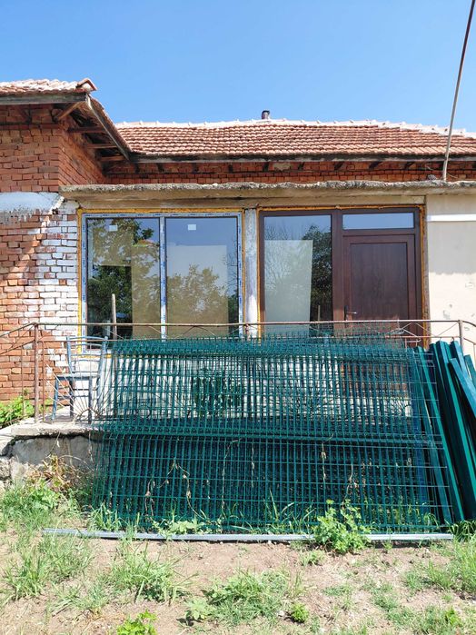 Къща в село Смирненски продава се