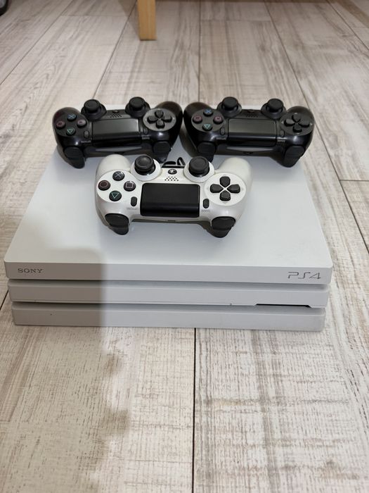 Playstation 4 pro 1TB white
