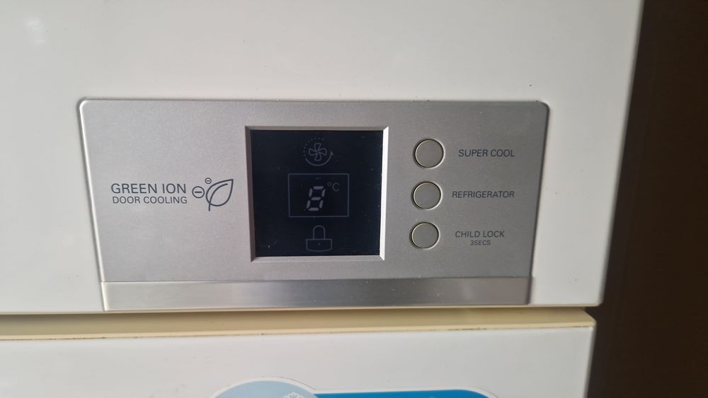 Продам Холодильник LG