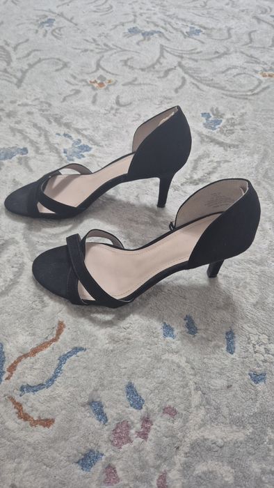 Продам женскую обувь