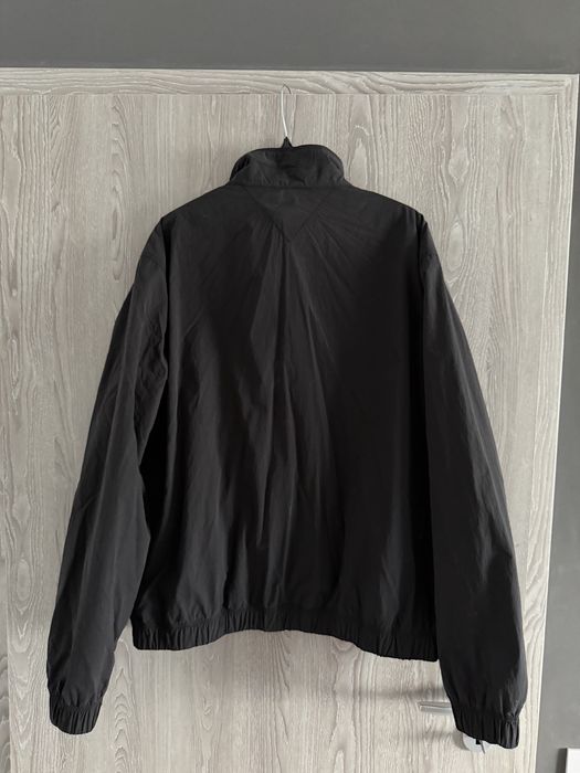 Tommy Jeans jacheta barbateasca antivant culoare neagra marimea L in stare foarte buna