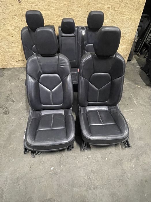 Interior Porsche Cayenne 2013 +
