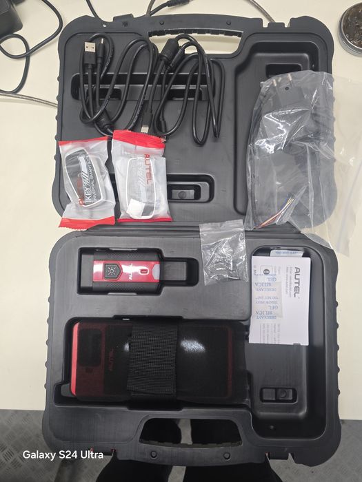 Програматор за ключове Autel MaxiM KM100 с безплатни доживотни лицензи