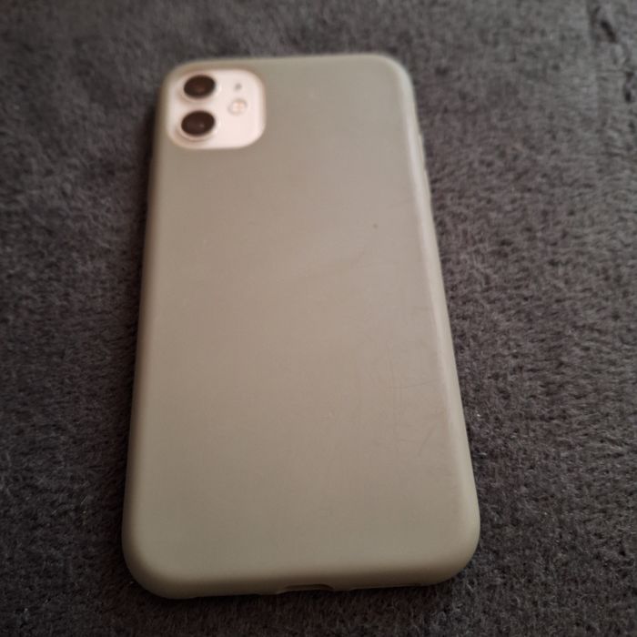 Iphone 11 64gb бял