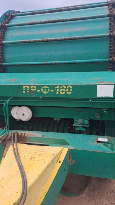 Рулонный пресс подборщик