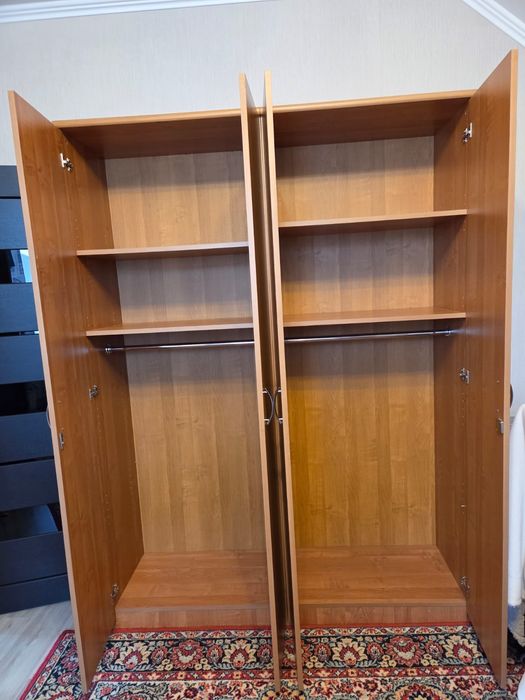 Продам два шкафа