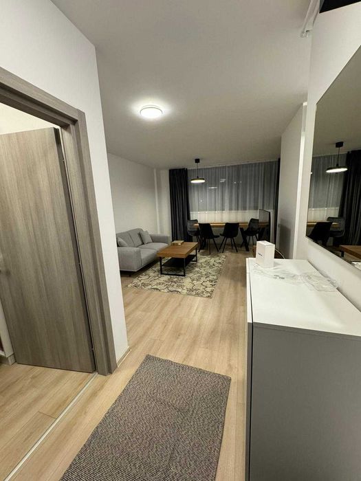 Inchiriez apartament