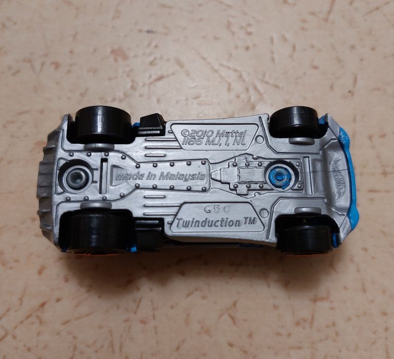 Колички matchbox / hotwheels